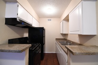 Morningside Apartments in Fort Worth, TX - Building Photo - Interior Photo