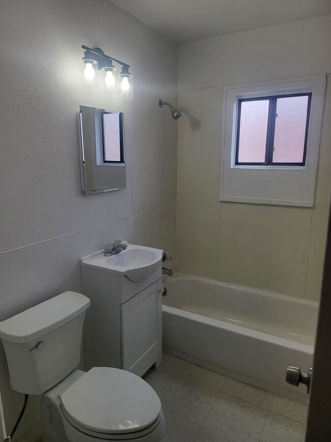 1510 W Yucca Ave-Unit -1510-B (664) in Artesia, NM - Building Photo - Building Photo