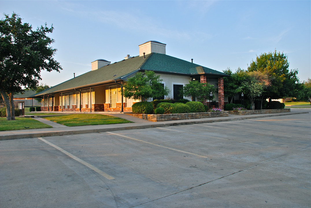 Fox Hollow Townhomes in Weatherford, TX - Building Photo