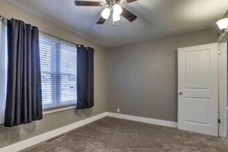 7316 S 71st Ave in La Vista, NE - Building Photo - Building Photo