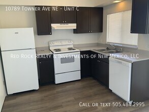 10789 Towner Ave NE in Albuquerque, NM - Building Photo - Building Photo