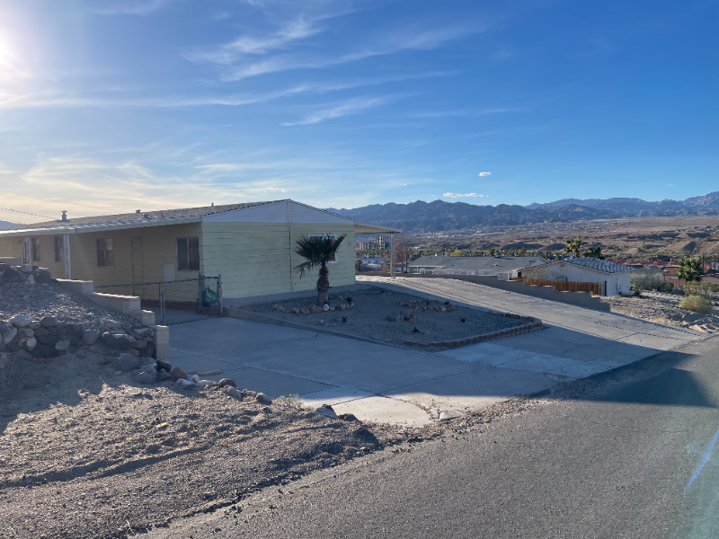 1431 Colina Dr in Bullhead City, AZ - Building Photo
