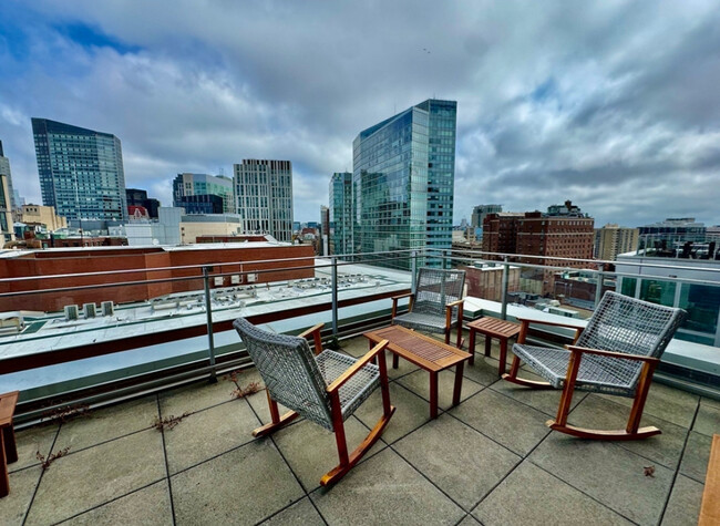 1 Charles St S, Unit 4 in Boston, MA - Building Photo - Building Photo