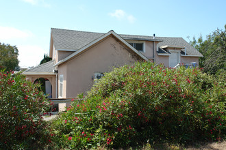 2735 Soquel Ave in Santa Cruz, CA - Building Photo - Building Photo