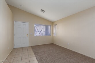 4556 Timaru Dr in Las Vegas, NV - Building Photo - Building Photo