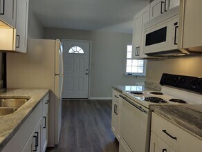 7604 Bellehaven Dr in Gloucester Point, VA - Building Photo - Building Photo