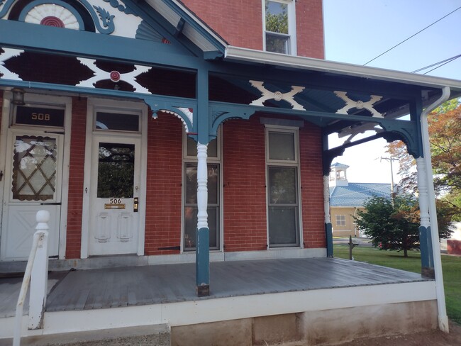 property at 506 Washington St