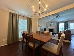 1052 Windy Grove Ln in Conroe, TX - Building Photo - Building Photo