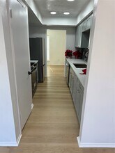 6649 Westwick Dr in Houston, TX - Building Photo - Building Photo