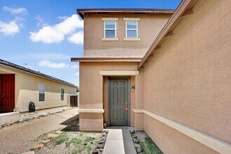 1220 W Calle Libro Del Retrato in Sahuarita, AZ - Building Photo - Building Photo