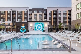 Caroline Ralston Creek in Arvada, CO - Foto de edificio - Building Photo
