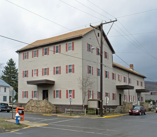 745 Edison Ave in Sunbury, PA - Foto de edificio - Building Photo