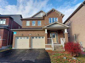 30 Mansard Dr