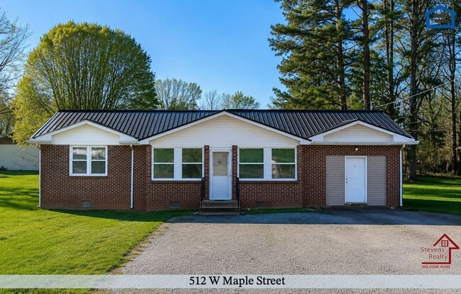 512 W Maple St in Morrison, TN - Building Photo - Building Photo