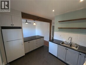 81 Dunsmure Rd in Hamilton, ON - Building Photo - Building Photo