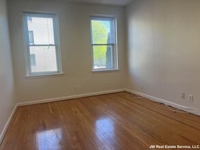 1423 Commonwealth Ave, Unit 202 in Boston, MA - Building Photo - Building Photo