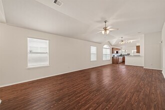 6814 Anson Point Ln in Houston, TX - Foto de edificio - Building Photo
