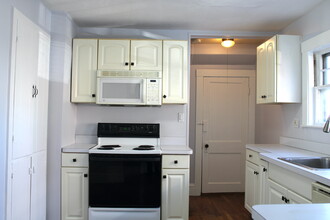 303 Main St, Unit 1 in Reading, MA - Building Photo - Building Photo