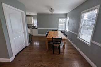 138 Viewmont Ave in Vallejo, CA - Foto de edificio - Building Photo