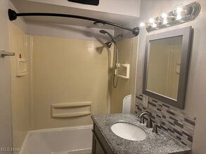 3664 W 48th St in Cleveland, OH - Building Photo - Building Photo