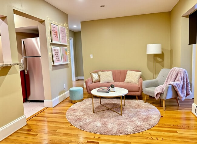 66 Egmont St in Brookline, MA - Building Photo - Building Photo