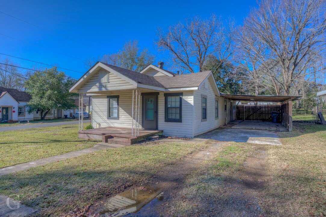 206 Latimer St in Mooringsport, LA - Building Photo