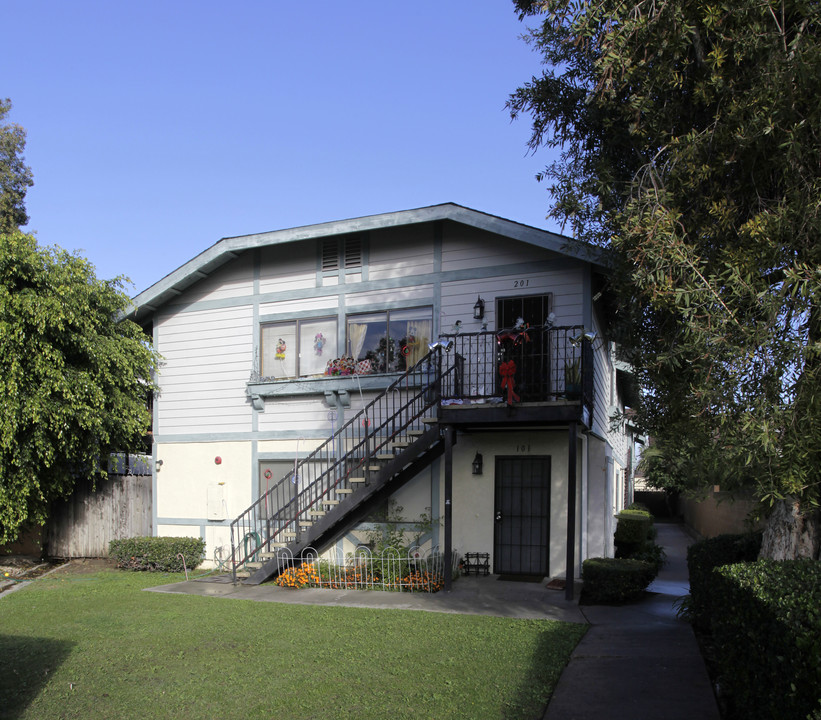 Villa Square Apartmets in Buena Park, CA - Building Photo