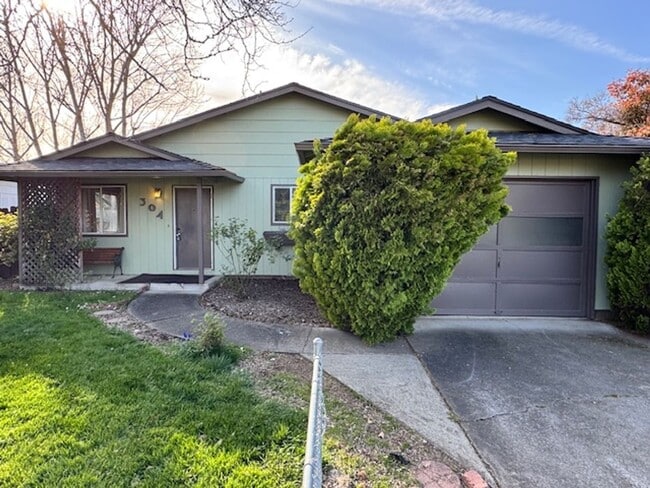 property at 304 S Buchanan Ave