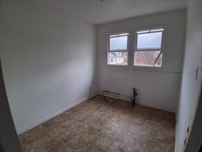 1729 N Woodford St in Decatur, IL - Building Photo - Building Photo