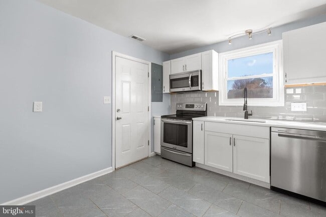 1503 Dixon St in Fredericksburg, VA - Building Photo - Building Photo