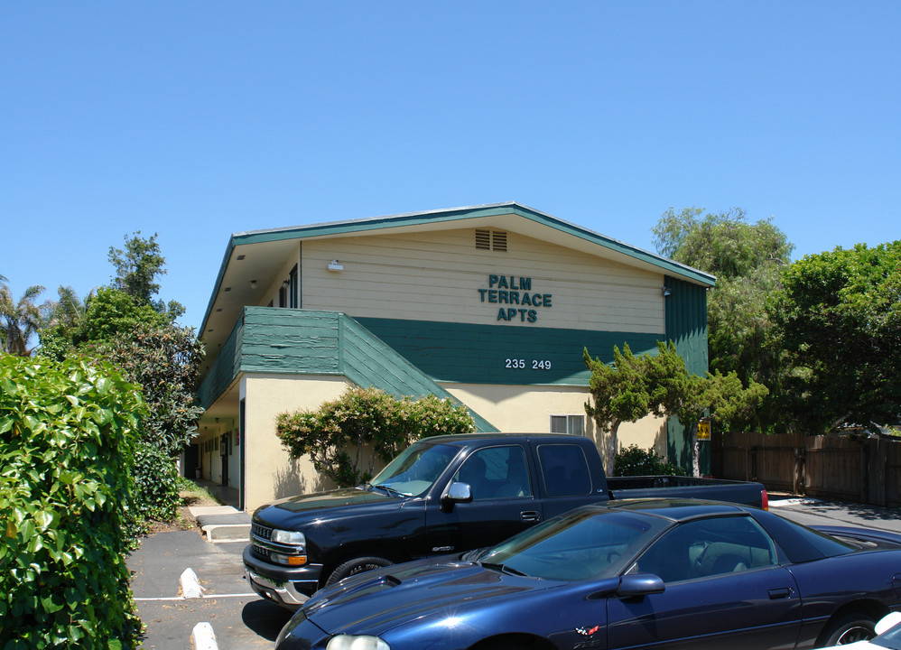 Palm Drive Apartments in Vista, CA - Building Photo