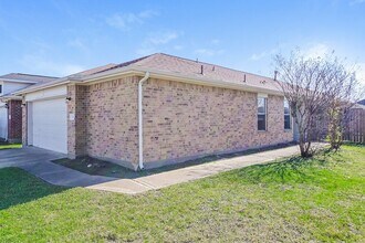 7457 Parkland Manor Dr in Cypress, TX - Foto de edificio - Building Photo