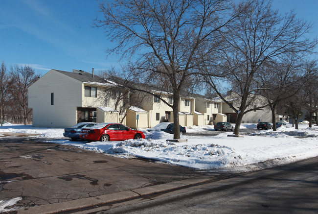 Unity Place Townhomes in Brooklyn Center, MN - Building Photo - Building Photo