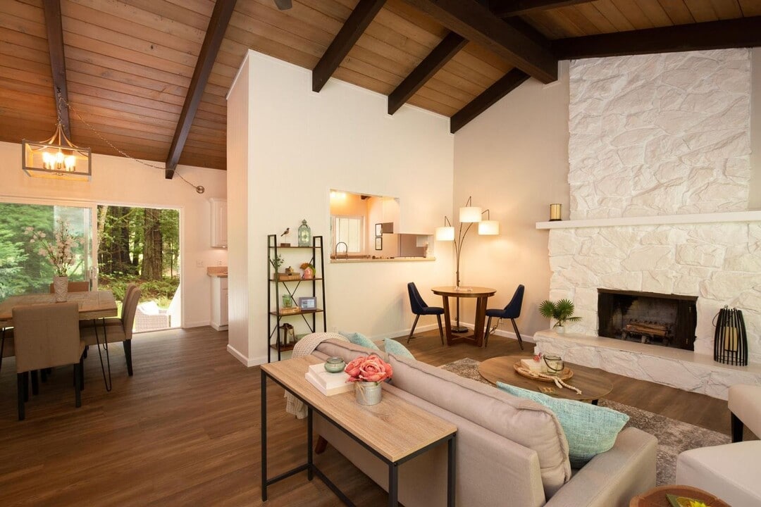 2414 Plunkett Rd in Bayside, CA - Building Photo