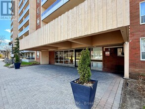 31-531 Four Winds Dr in Toronto, ON - Building Photo - Building Photo