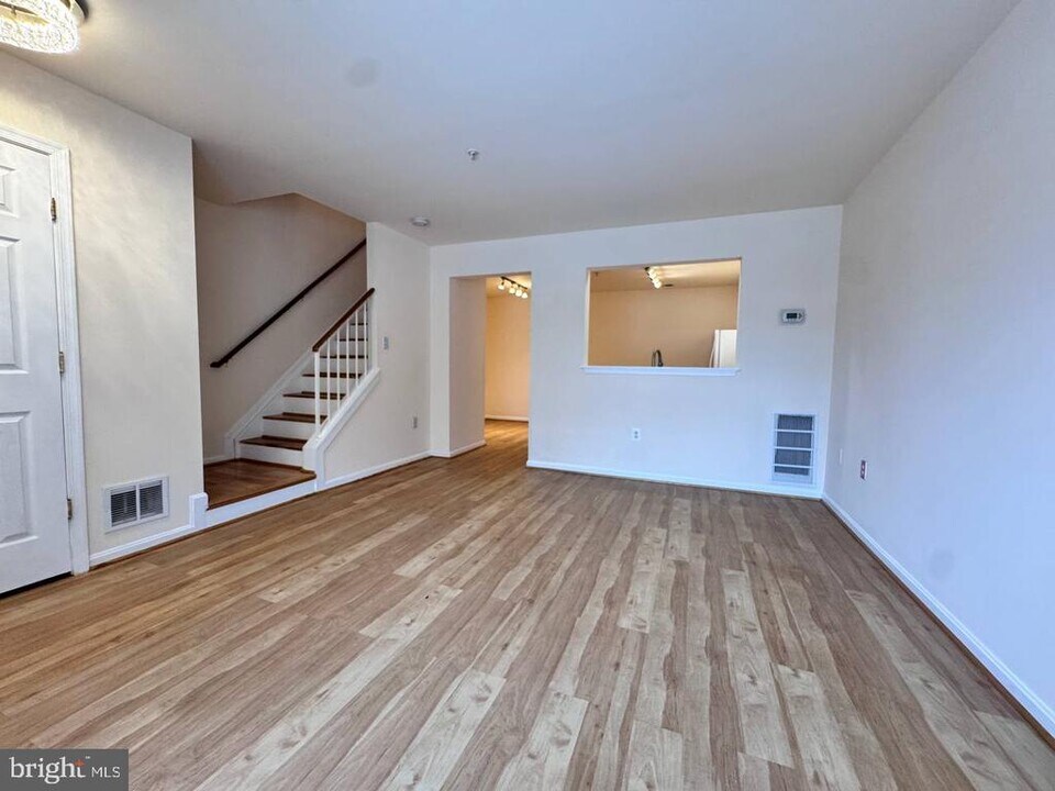 18905 Lark Song Terrace in Germantown, MD - Building Photo