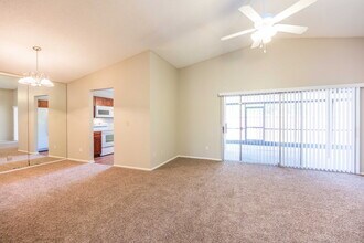 5701 Longleaf Dr in North Fort Myers, FL - Building Photo - Building Photo