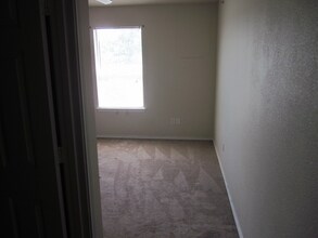 10727 Mathom Landing in Universal City, TX - Building Photo - Building Photo