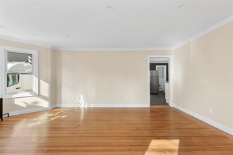 11 Miller St-Unit -1 in Glen Cove, NY - Building Photo - Building Photo