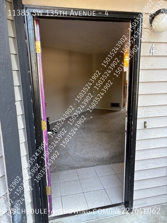 11385 SW 135th Ave in Portland, OR - Building Photo