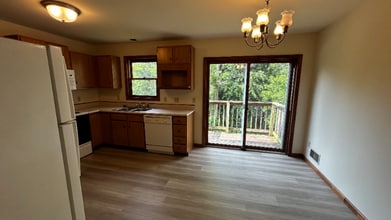 4210 Menga Dr in Schenectady, NY - Foto de edificio - Building Photo