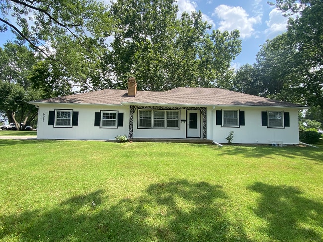 property at 6017 N Howard Ave