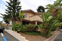 Primary Photo - Pacific Gardens at Genesee Apartamentos in San Diego, California