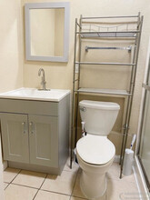18740 Hunter Ave, Unit #B in San Lorenzo, CA - Building Photo - Building Photo