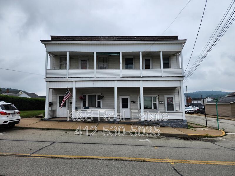 302 Broad Ave in Belle Vernon, PA - Building Photo