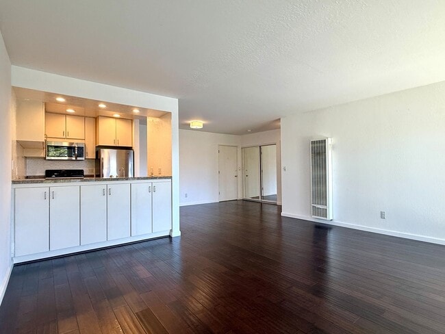 property at 348 Eden Roc Dr