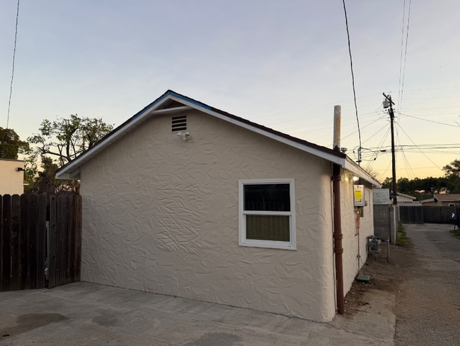 265 N Campus Ave, Unit 2 in Upland, CA - Building Photo - Building Photo