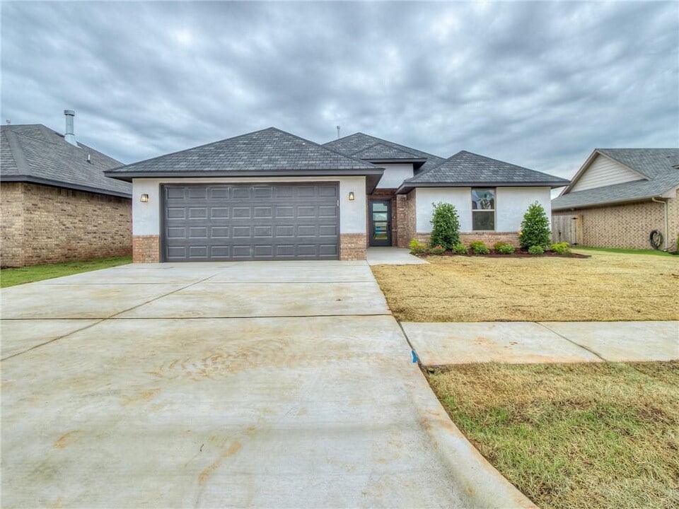 16705 Monroe Dr in Edmond, OK - Building Photo