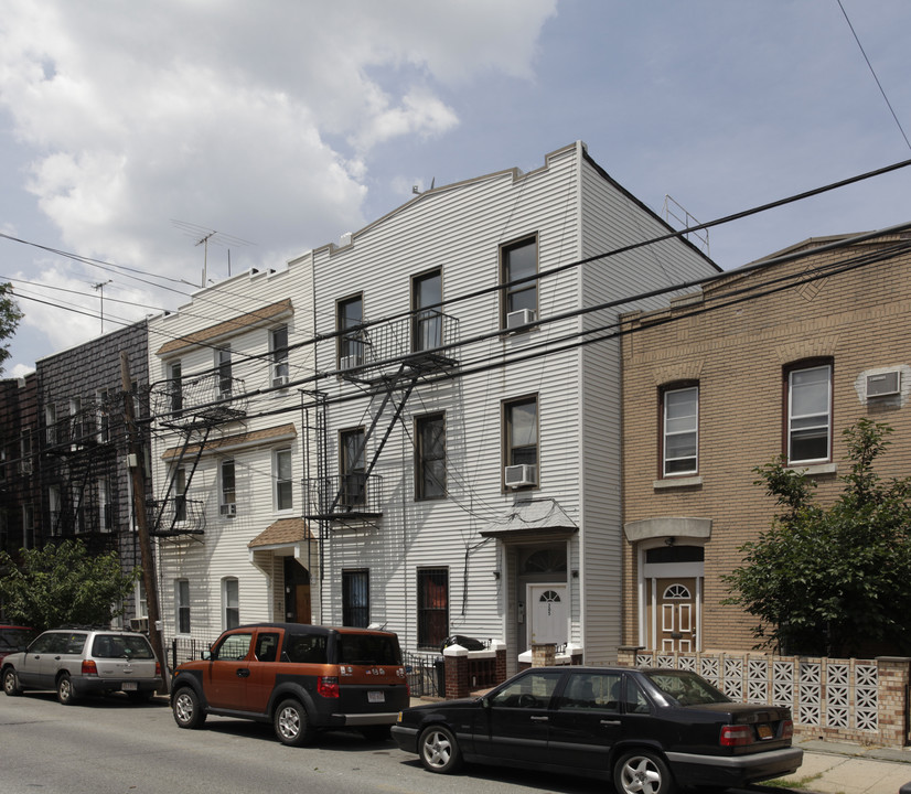 205 Jackson St in Brooklyn, NY - Foto de edificio