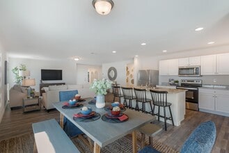 2412 Village Dr in Bullhead City, AZ - Building Photo - Building Photo